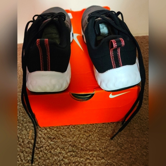 [SOLD] NIB NIKE RENEW IN-SEASON TR 11 Black & Red Athleticwear/s/ WalkingShoes - Picture 5 of 10